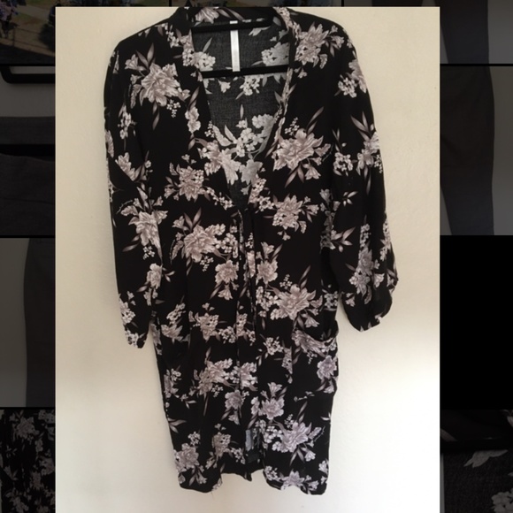 Spiritual Gangster Floral Kimono - Picture 2 of 3